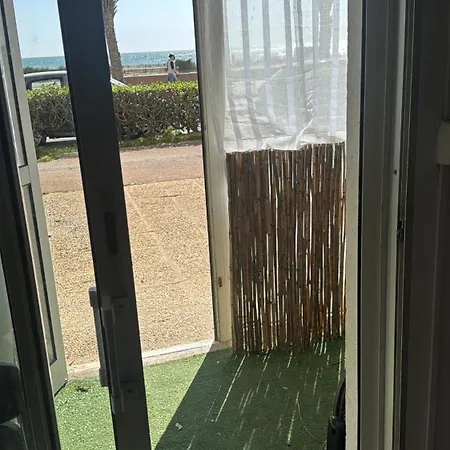 Front De Apartment